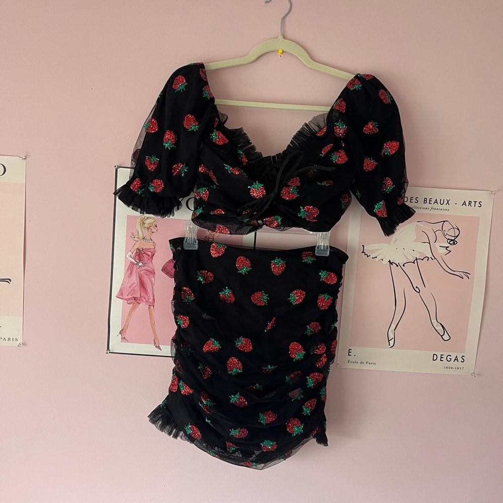 Lirika Matoshi Strawberry Set